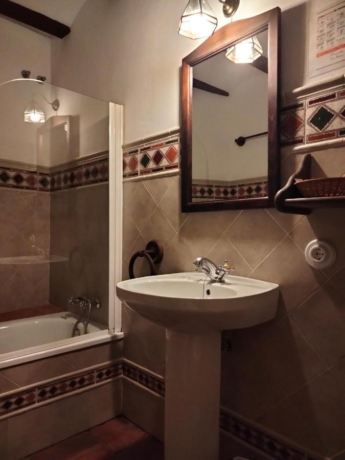 Гостьовий будинок Casa Rural Y Restaurante Casa Adriano Аланіс Екстер'єр фото